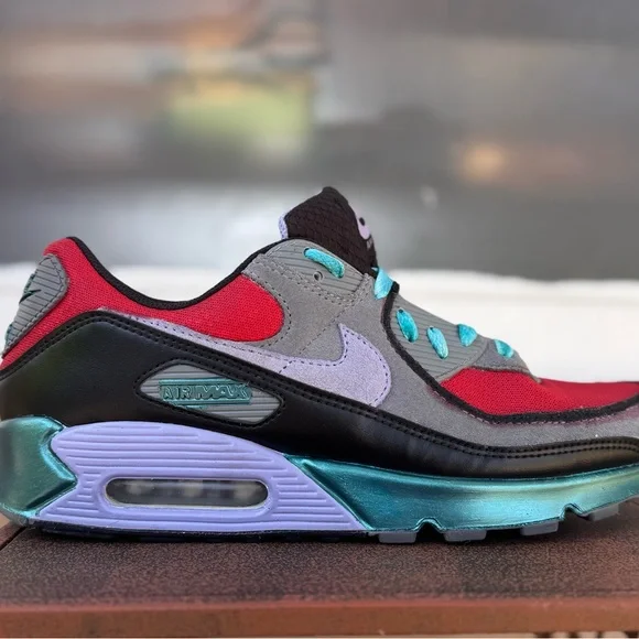 Nike Air Max 90: Bettas - Picture 2 of 9